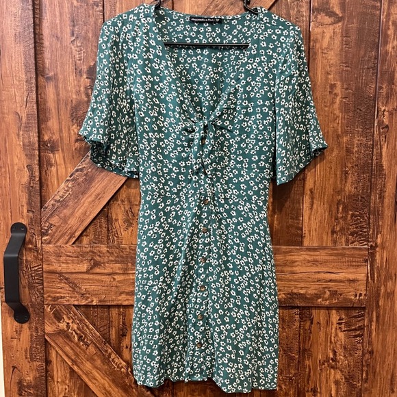 Abercrombie & Fitch Dresses & Skirts - Abercrombie and fitch Womens green floral tie front flowy mini‎ dress sz xsp EUC